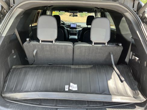 Used 2020 Ford Explorer XLT w/ Equipment Group 202A RWD image 34
