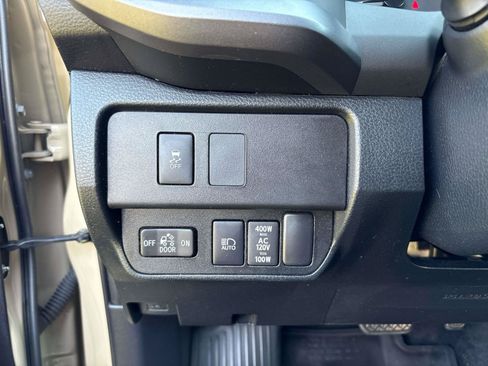 Used 2020 Toyota Tacoma TRD Sport w/ Technology Package AWD/4WD image 14
