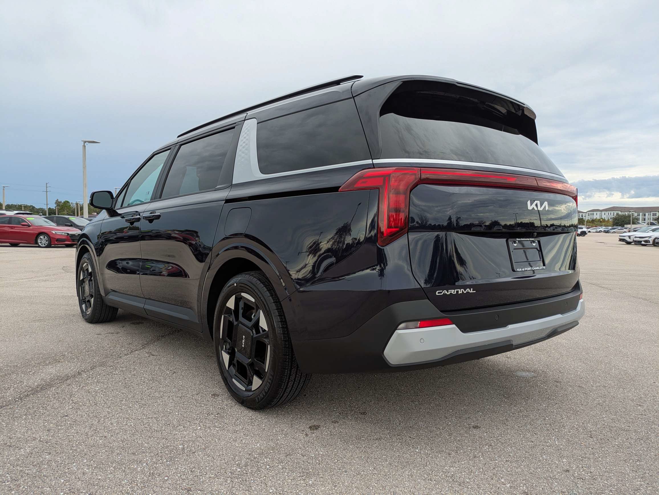 Certified 2026 Kia Carnival EX FWD image 6