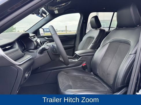 Used 2024 Jeep Grand Cherokee Altitude image 10