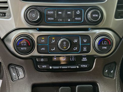 Used 2019 Chevrolet Tahoe LT w/ Luxury Package AWD/4WD image 15