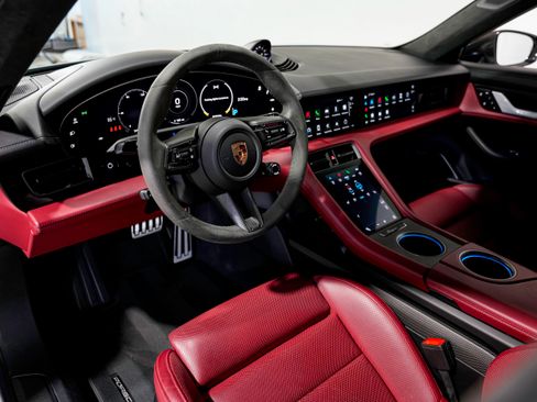 Used 2022 Porsche Taycan Turbo S image 21