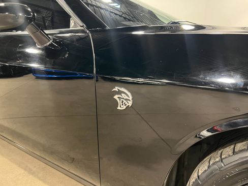 Used 2017 Dodge Challenger SRT Hellcat image 31