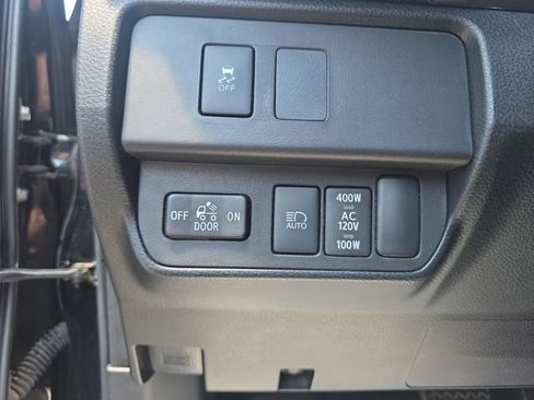 Used 2023 Toyota Tacoma TRD Off-Road w/ Technology Package AWD/4WD image 16
