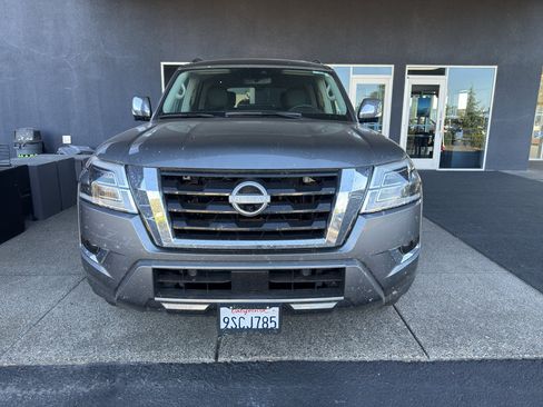 Used 2024 Nissan Armada Platinum w/ Captain's Chairs Package AWD/4WD image 2