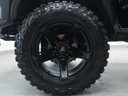 Used 2025 GMC Sierra 1500 AT4 image 14