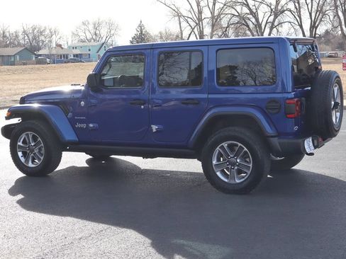Used 2018 Jeep Wrangler Unlimited Sahara w/ Dual Top Group AWD/4WD image 8