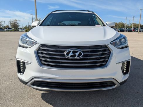 Used 2018 Hyundai Santa Fe SE image 2