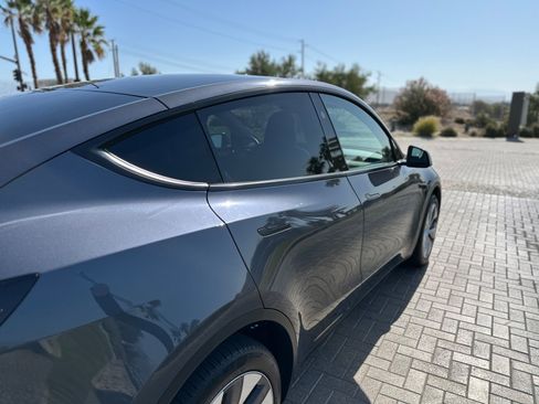 Used 2023 Tesla Model Y Long Range AWD/4WD image 21
