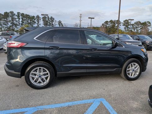 Certified 2022 Ford Edge SEL w/ Convenience Package image 3
