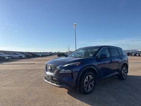 Certified 2023 Nissan Rogue SV FWD image 8