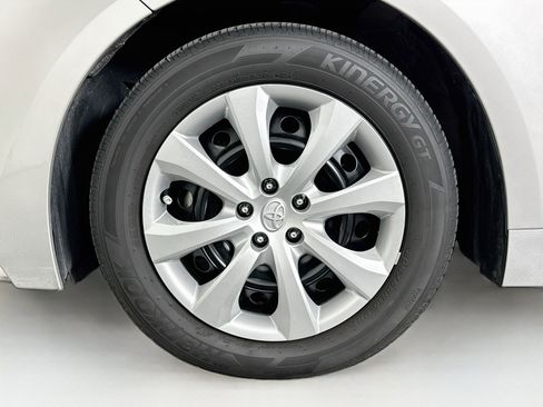 Used 2025 Toyota Corolla LE FWD image 11