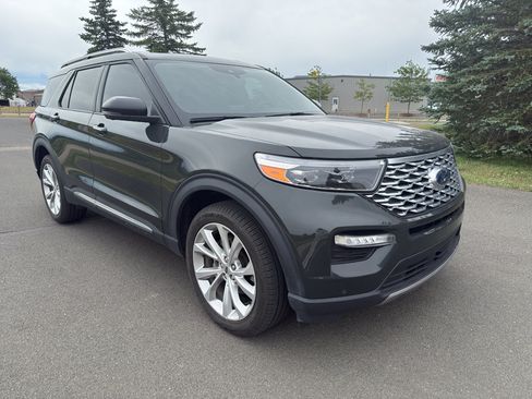 Used 2022 Ford Explorer Platinum w/ Technology Package image 6