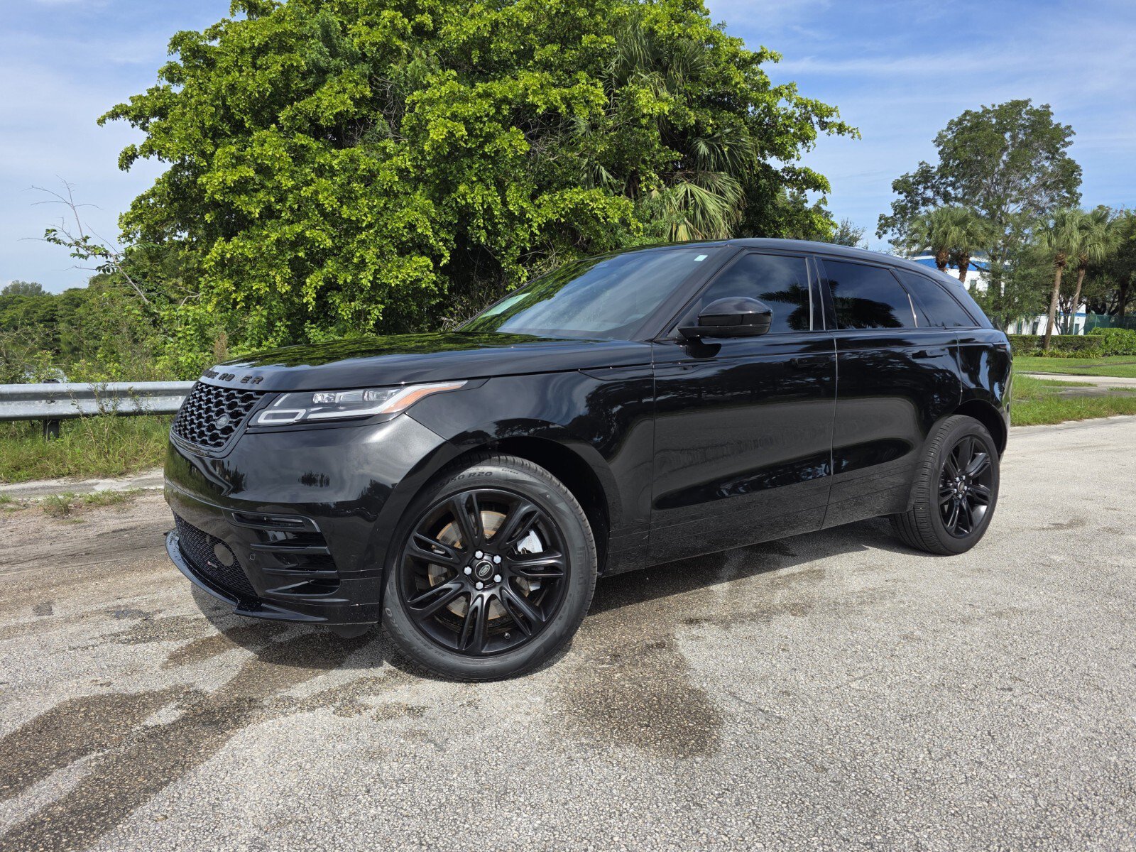 Certified 2023 Land Rover Range Rover Velar R-Dynamic S AWD/4WD image 1