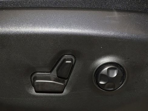 Used 2024 Chrysler Pacifica Touring-L image 20