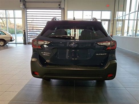 Certified 2025 Subaru Outback Premium image 5