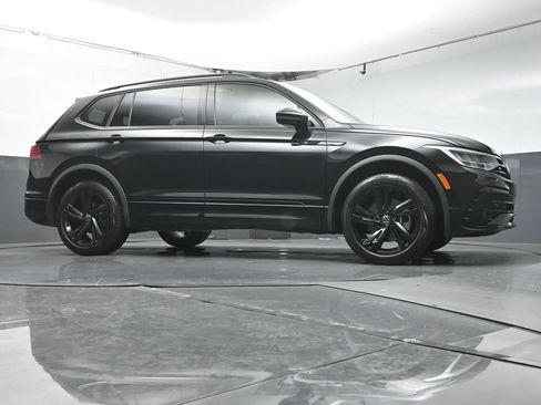 Used 2023 Volkswagen Tiguan SE R-Line FWD image 31