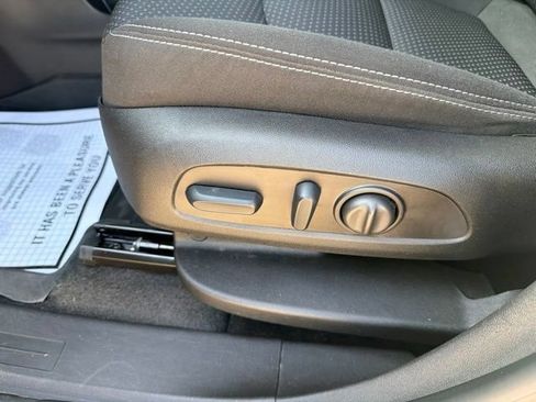 Used 2024 GMC Terrain SLE w/ Driver Convenience Package AWD/4WD image 10