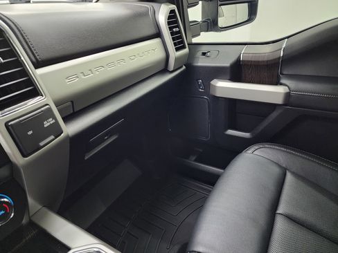 Used 2020 Ford F350 Lariat image 13
