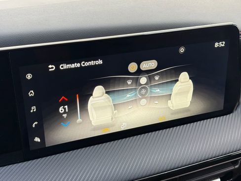 Used 2025 Nissan Kicks SR image 7