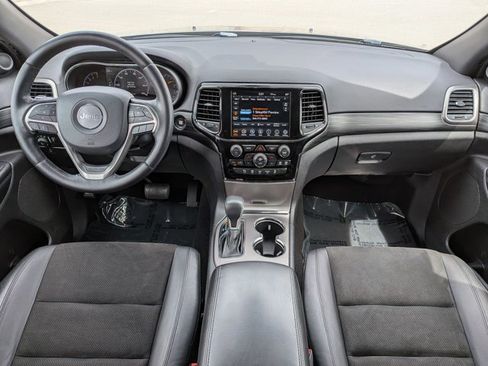 Used 2020 Jeep Grand Cherokee Altitude image 17