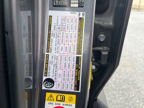 Used 2019 Toyota C-HR Limited image 27