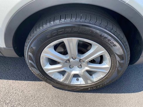 Used 2019 Land Rover Range Rover Evoque SE image 45