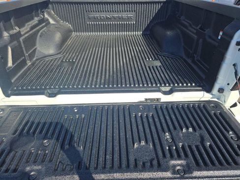 Used 2025 Nissan Frontier SV image 23