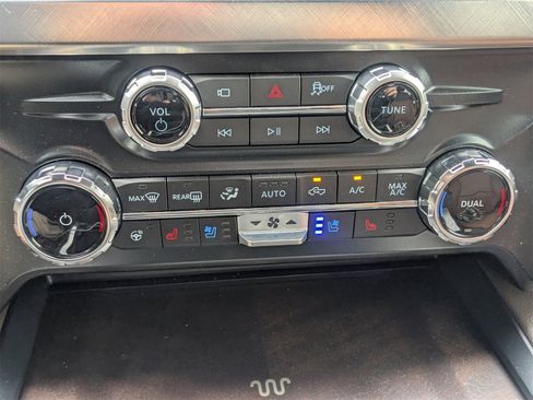 New 2025 Ford F350 King Ranch w/ FX4 Off-Road Package image 24