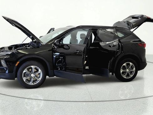 Used 2023 Chevrolet Blazer LT w/ Convenience Package FWD image 9