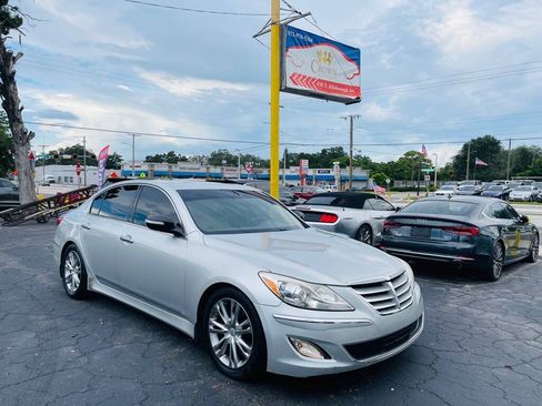 Used 2012 Hyundai Genesis 4.6 RWD image 1