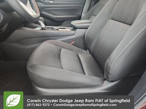 Used 2025 Nissan Altima 2.5 SV AWD/4WD image 19