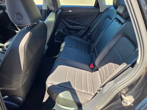Used 2024 Volkswagen Jetta SE FWD image 19