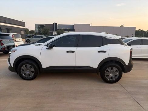 Used 2025 Nissan Kicks S FWD image 3