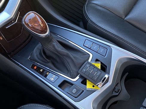 Used 2014 Cadillac SRX Luxury w/ Driver Awareness Package image 16