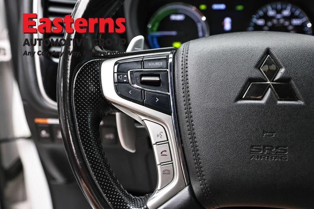 Used 2020 Mitsubishi Outlander SEL AWD/4WD image 16