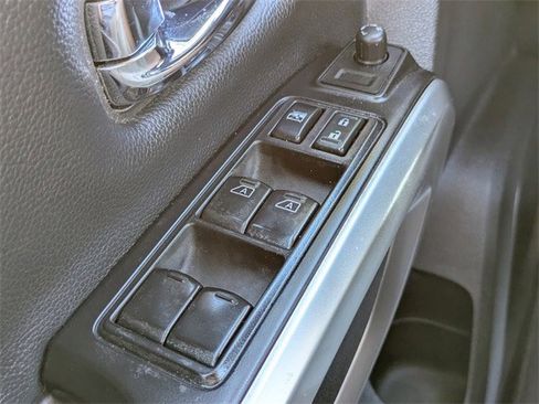 Used 2017 Nissan Titan PRO-4X image 24