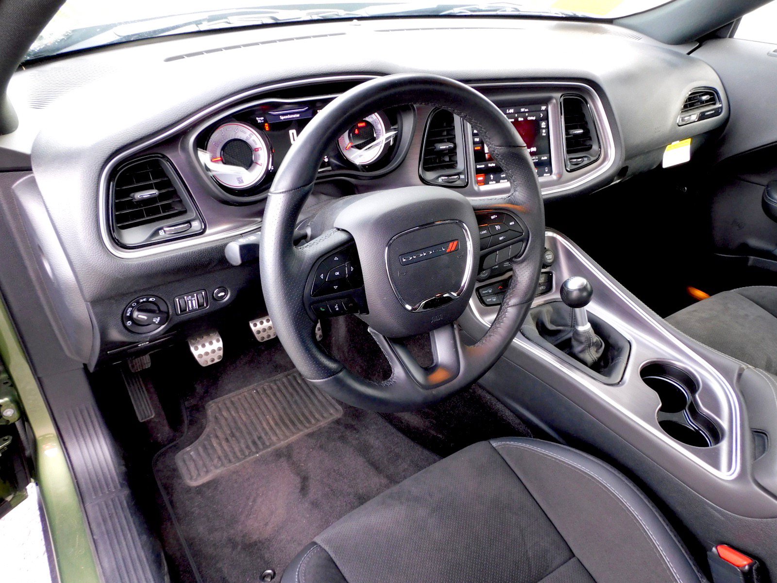Used 2018 Dodge Challenger R/T Scat Pack RWD image 13