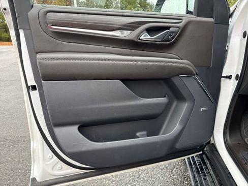 Used 2022 GMC Yukon XL Denali image 10