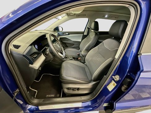 Used 2023 Volkswagen Taos SE w/ Panoramic Sunroof Package AWD/4WD image 13