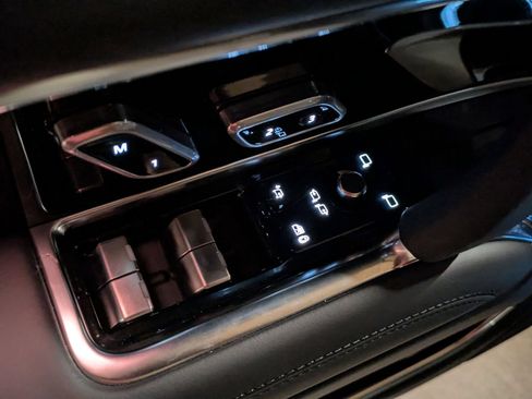 New 2026 Land Rover Range Rover SE AWD/4WD image 12