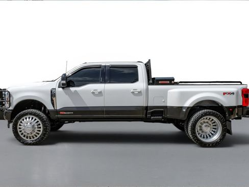 Used 2024 Ford F350 King Ranch w/ FX4 Off-Road Package AWD/4WD image 9
