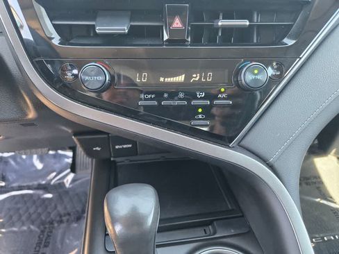 Used 2024 Toyota Camry SE FWD image 14