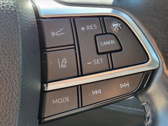 Used 2021 Toyota Highlander LE FWD image 15