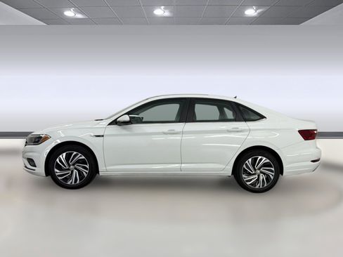 Used 2021 Volkswagen Jetta SEL Premium FWD image 2