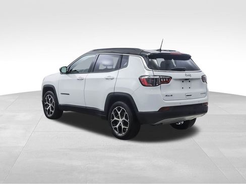 Used 2024 Jeep Compass Limited image 3