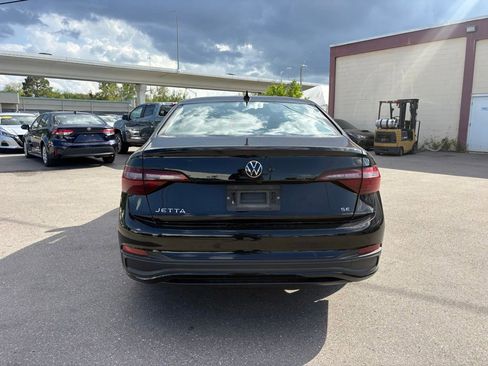 Used 2024 Volkswagen Jetta SE FWD image 4