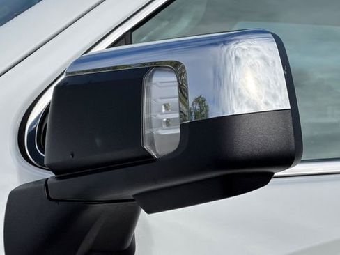 Used 2024 GMC Sierra 1500 SLT image 53