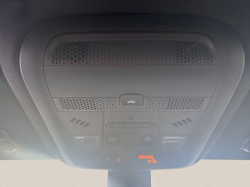 Certified 2025 Cadillac XT6 Premium Luxury image 31