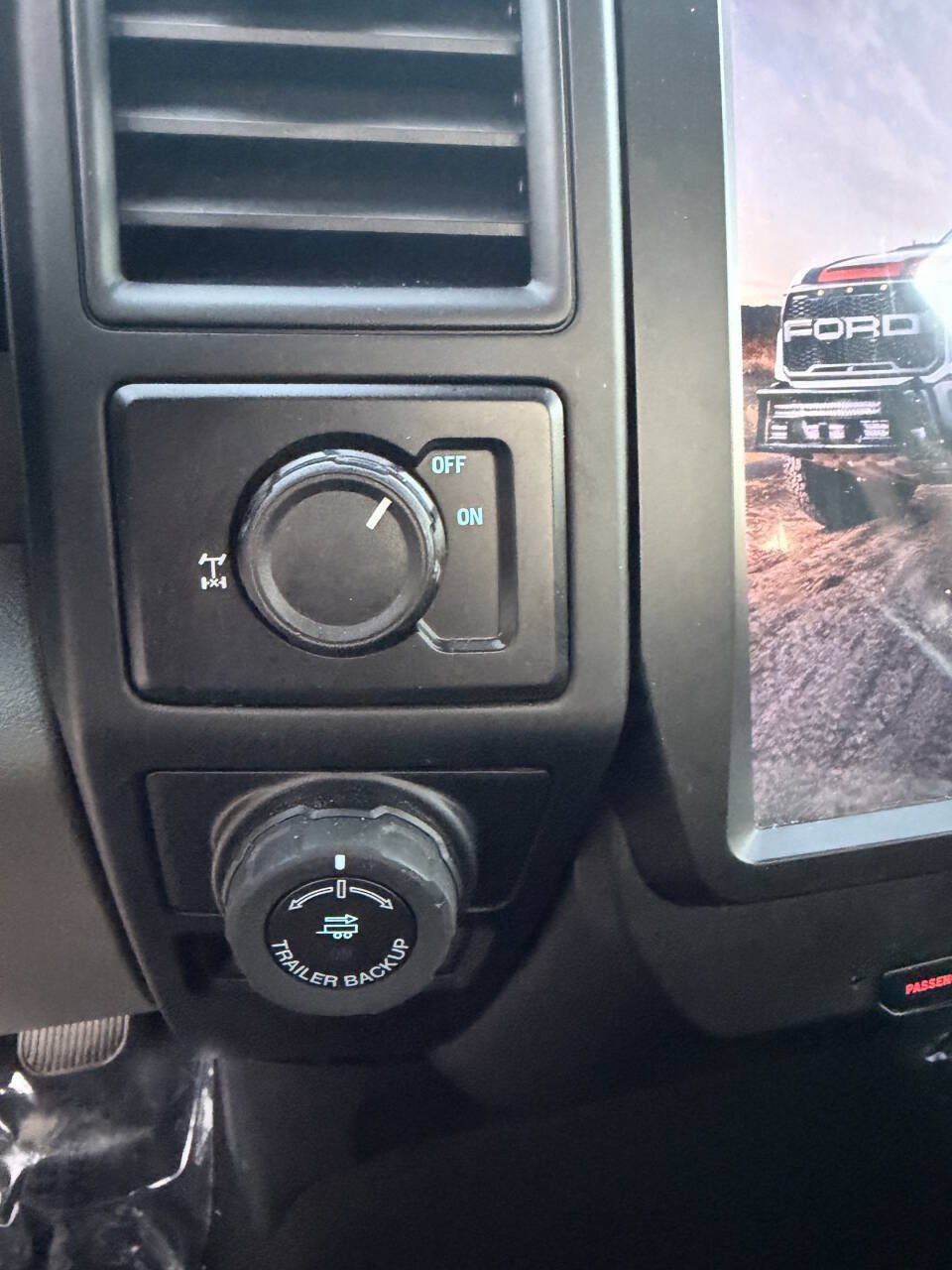 Used 2020 Ford F150 XL w/ Equipment Group 101A Mid RWD image 24